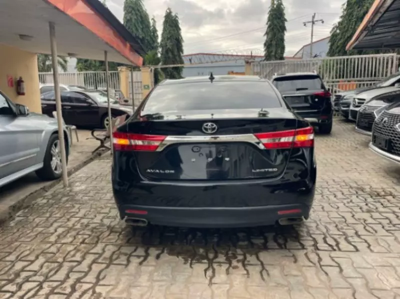 Toyota Avalon   - 2015