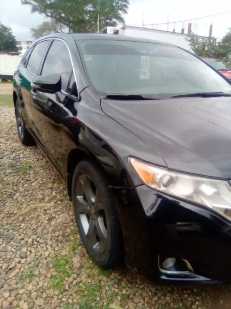 Toyota Venza   - 2011