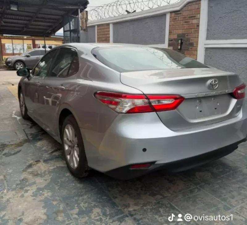 Toyota Camry   - 2018