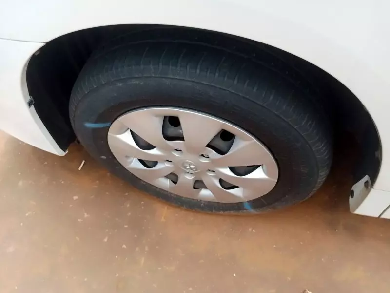 Toyota Noah   - 2012