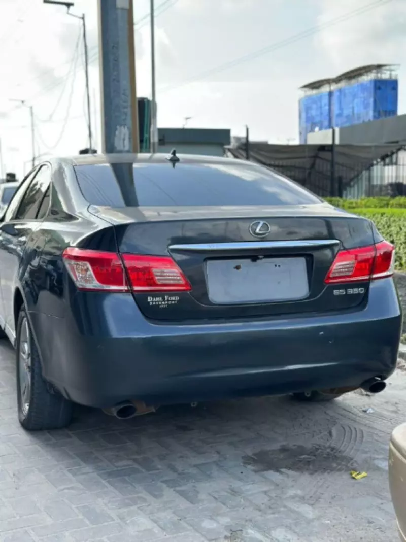 Lexus ES 350   - 2011