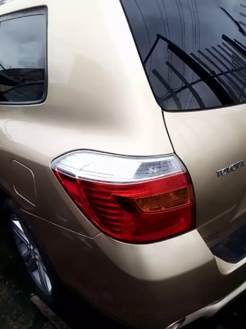 Toyota Highlander   - 2009