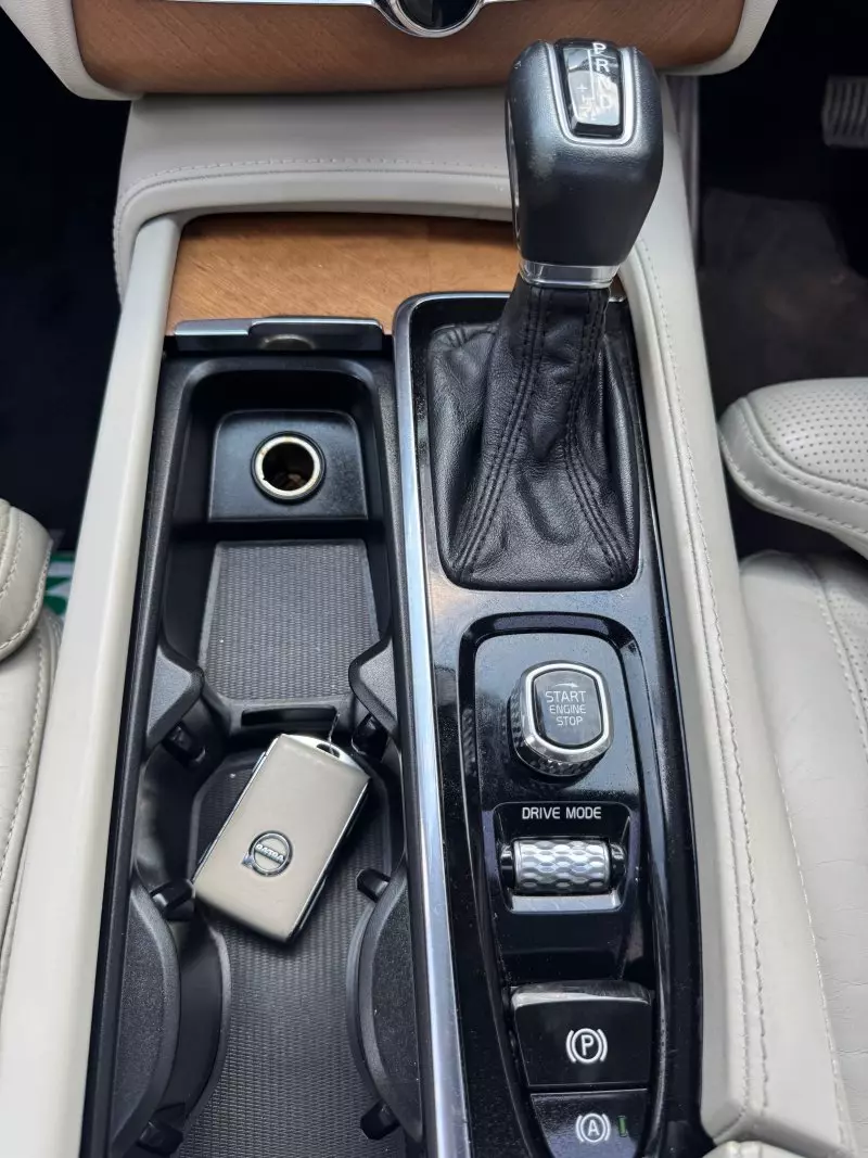 Volvo XC90   - 2018