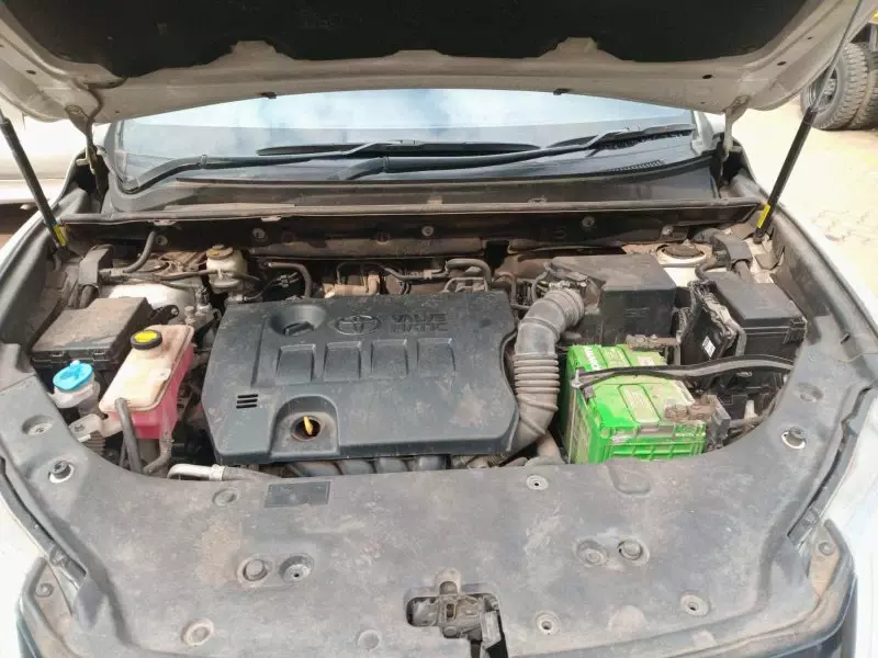 Toyota Harrier   - 2014