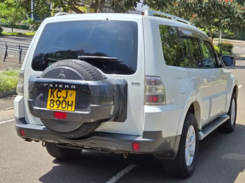 Mitsubishi Pajero   - 2009