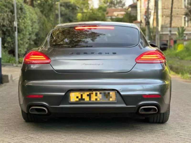 PORSCHE Panamera   - 2015