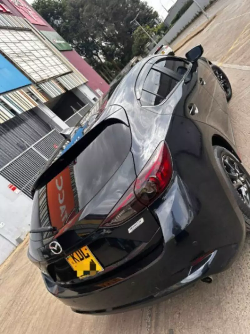 Mazda Axela    - 2018