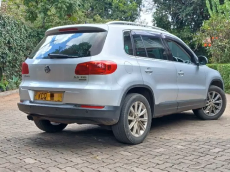 Volkswagen Tiguan   - 2014