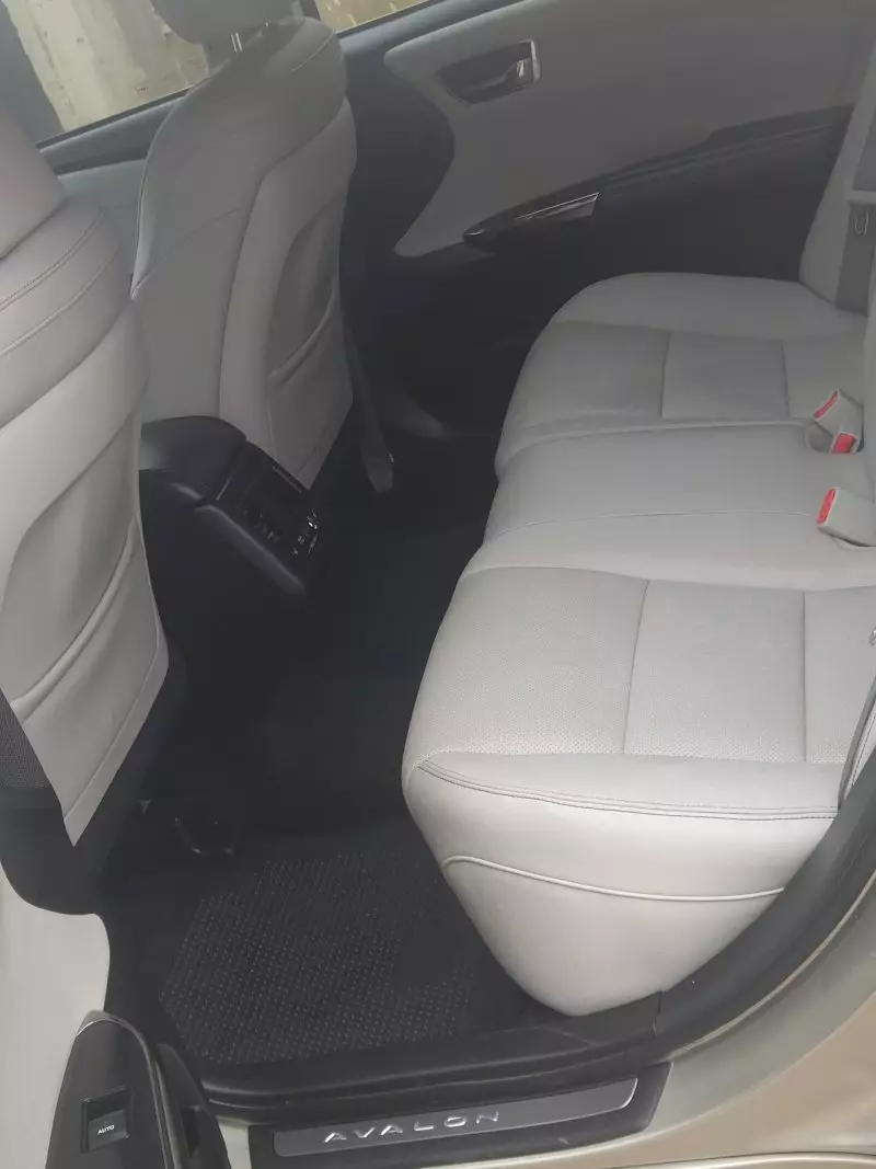 Toyota Avalon   - 2013