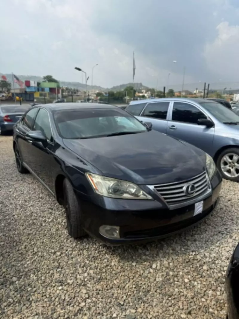 Lexus ES 350   - 2010