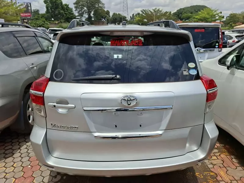 Toyota Vanguard    - 2011