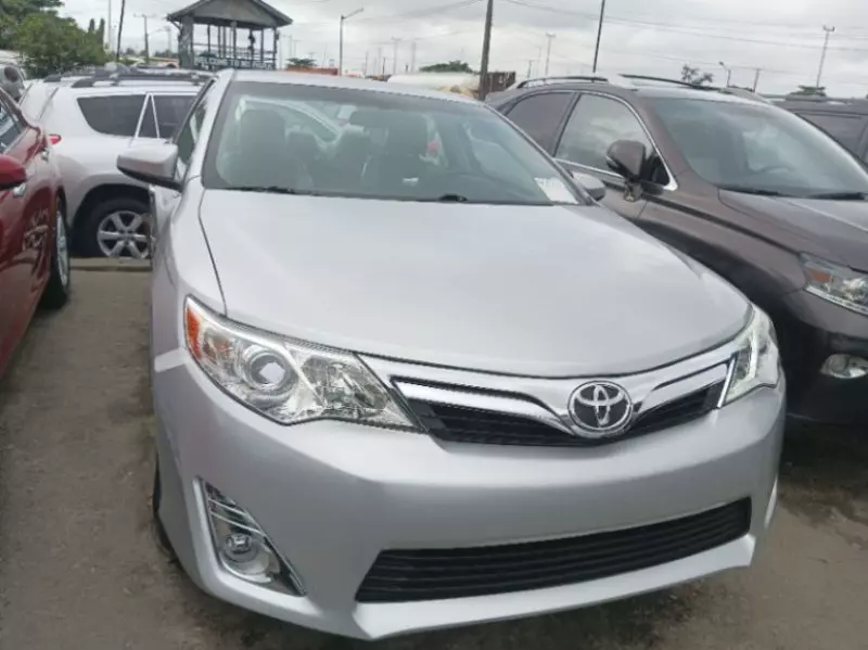 Toyota camry   - 2012