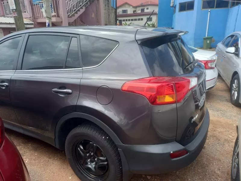 Toyota RAV 4   - 2015