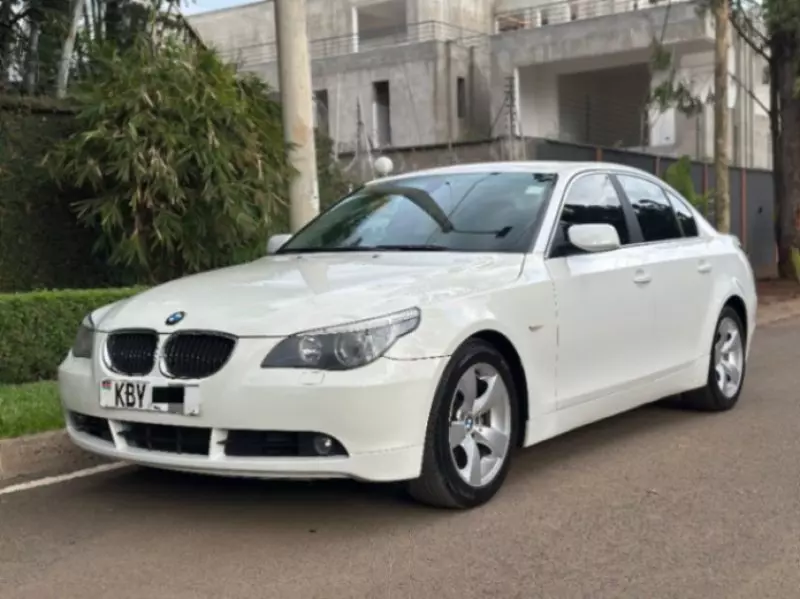 BMW 525I   - 2007