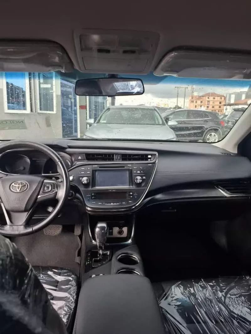 Toyota Avalon   - 2016