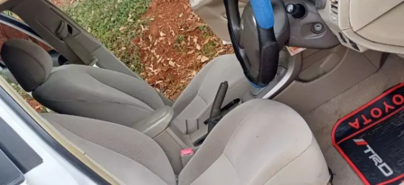 Toyota Axio    - 2012