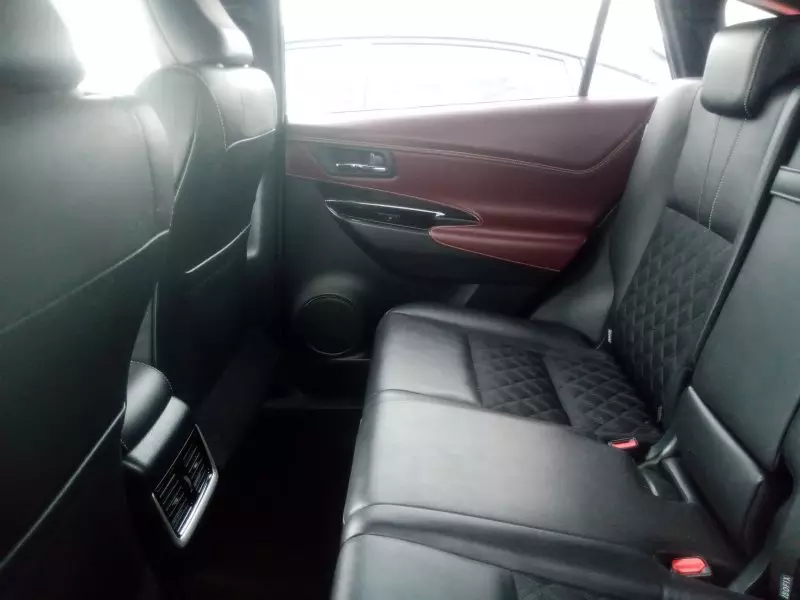 Toyota Harrier   - 2017