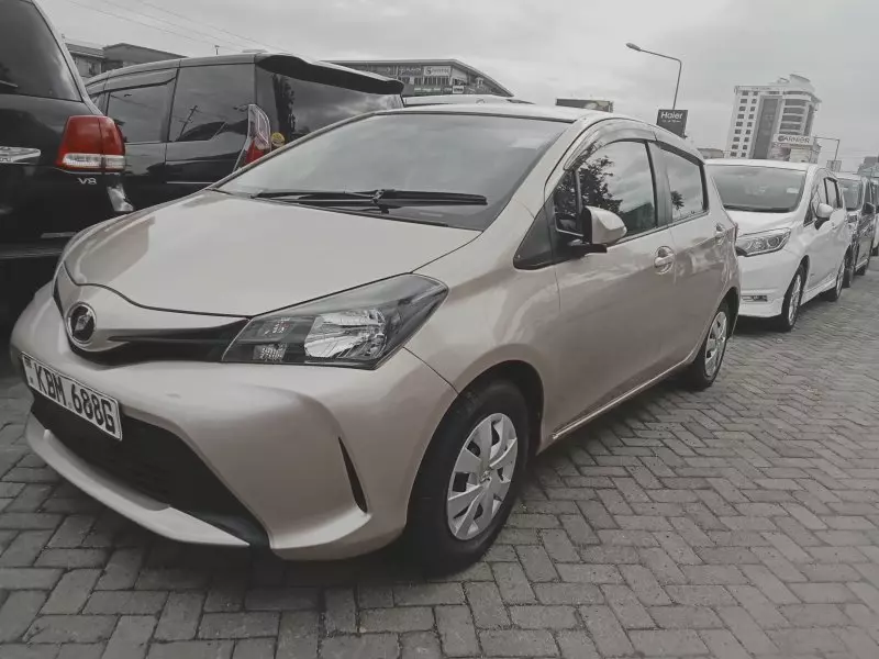 Toyota Vitz   - 2016