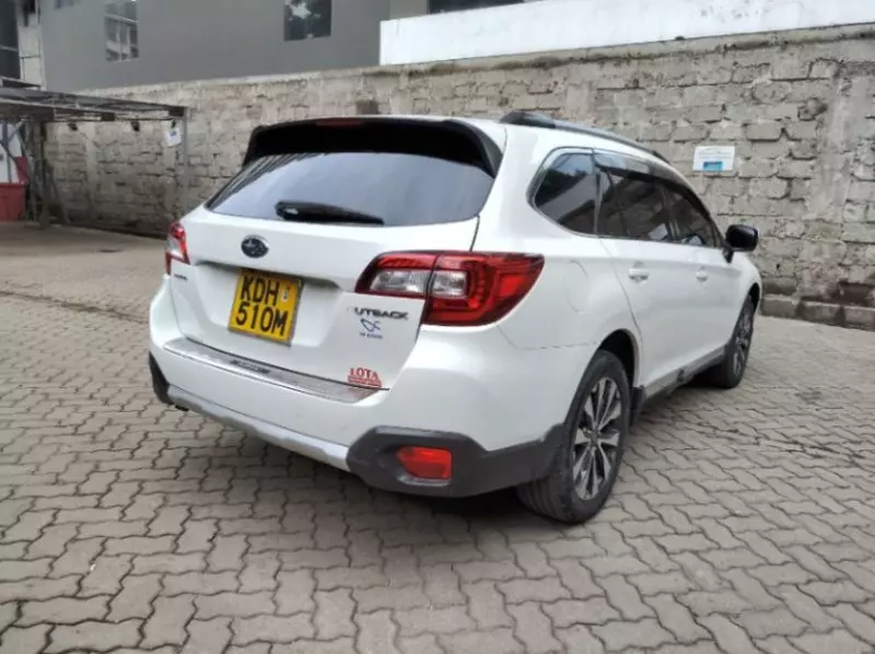 Subaru Outback   - 2015