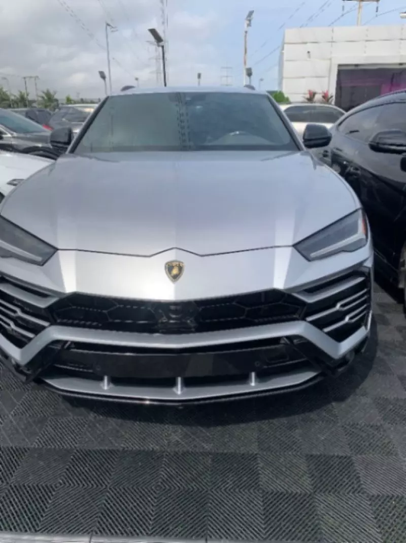 Lamborghini Urus   - 2020