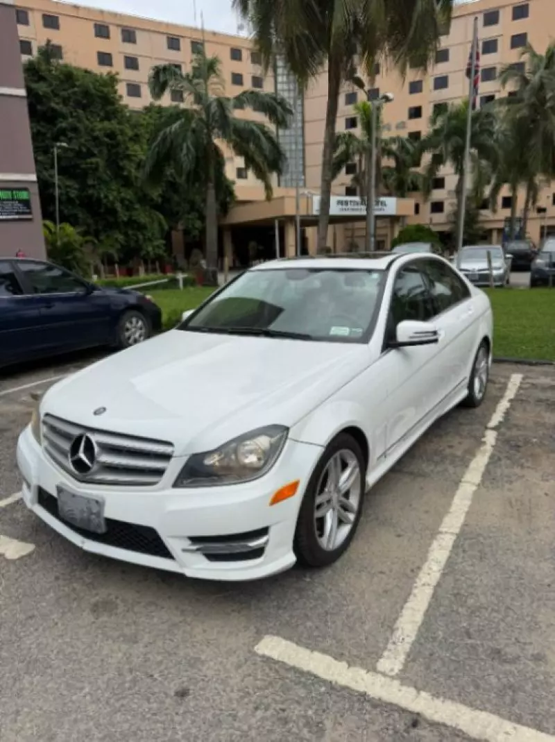 Mercedes-Benz C 300   - 2013