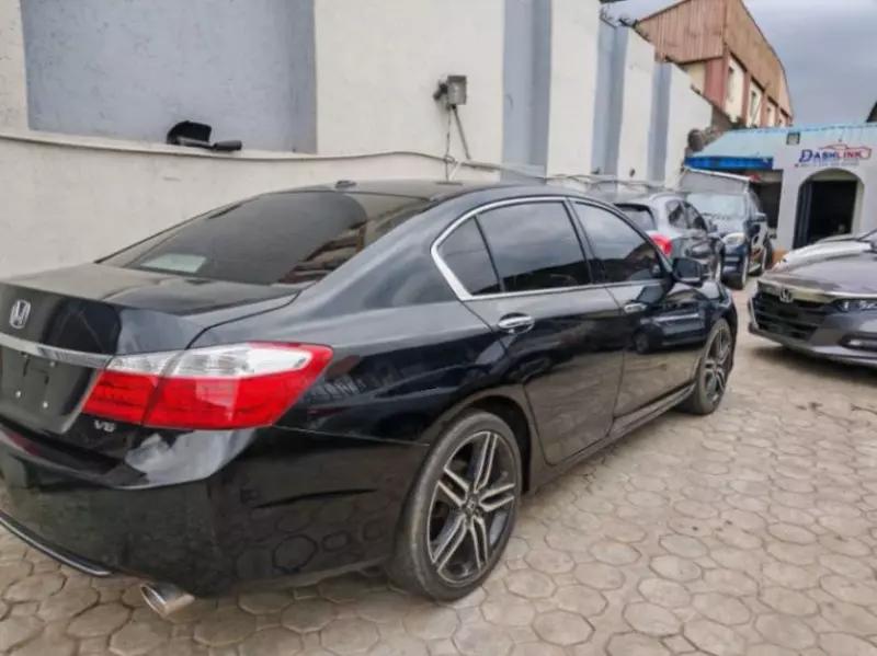 Honda Accord   - 2015