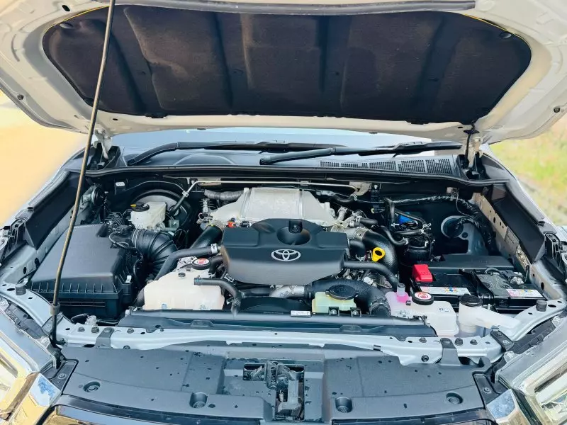 Toyota Hilux   - 2020