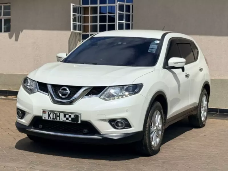 Nissan X-Trail   - 2015