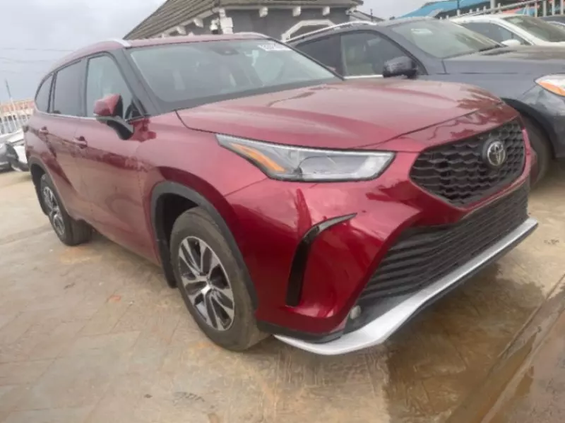 Toyota Highlander   - 2022