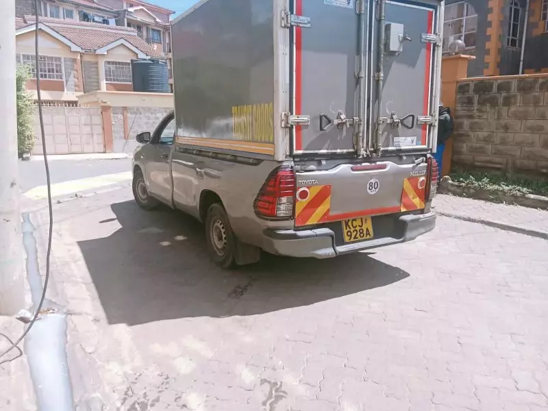 Toyota Hilux   - 2016