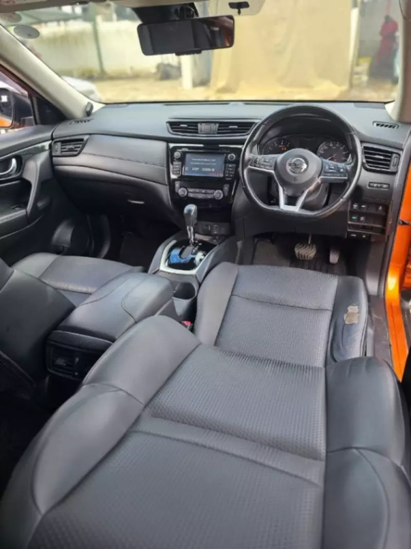 Nissan EXTRAIL HYBRID   - 2017
