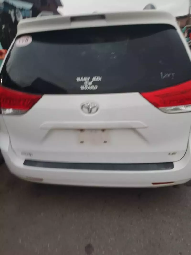 Toyota Sienna   - 2008