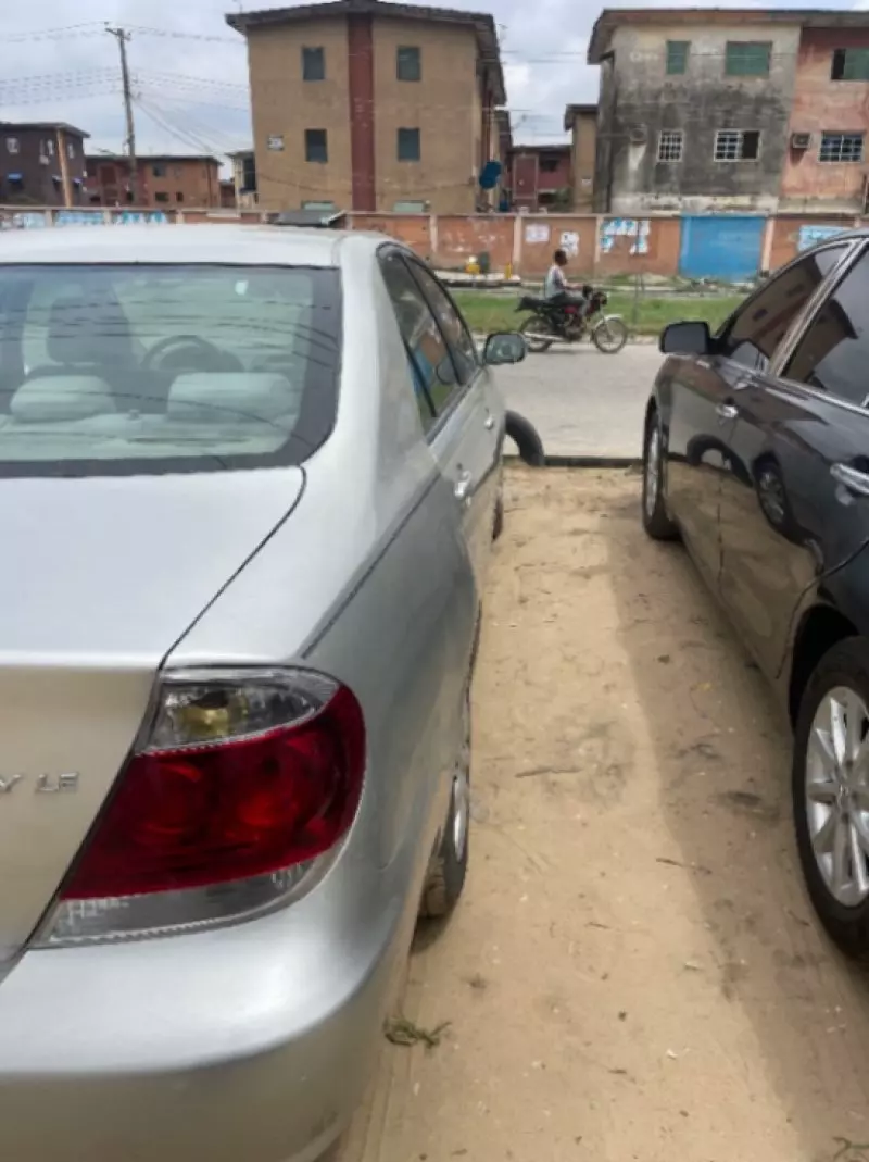 Toyota Camry   - 2005