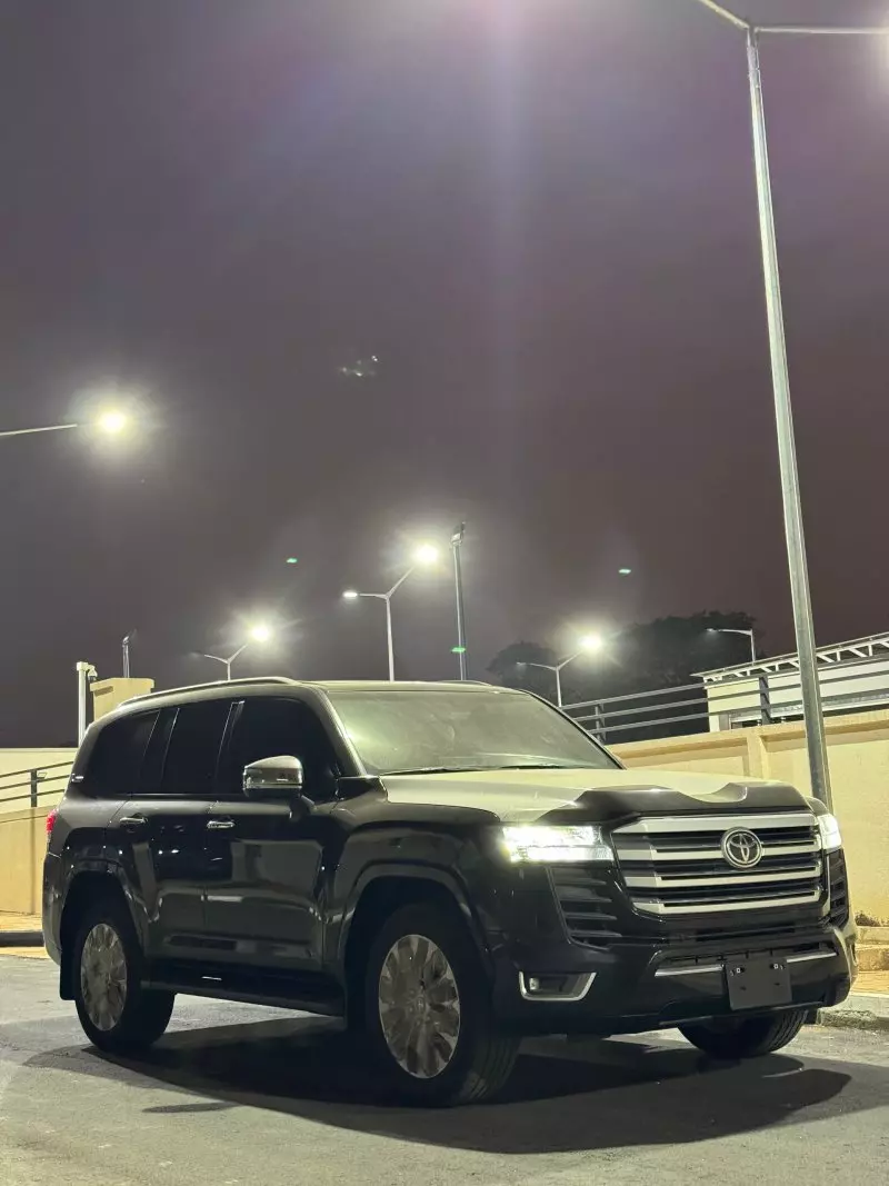 Toyota Landcruiser 300 VXR   - 2023