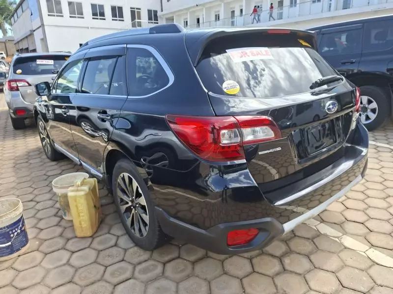 Subaru Outback   - 2016