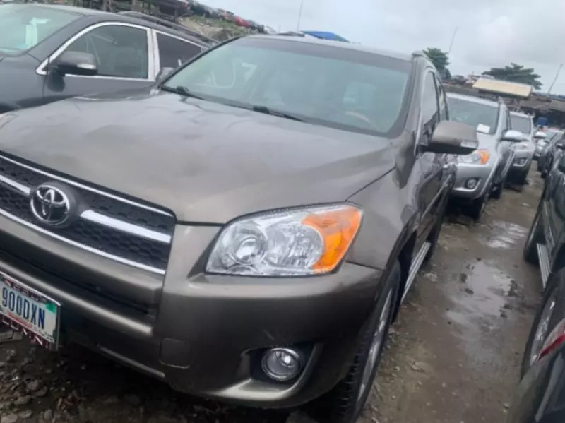 Toyota RAV 4   - 2010