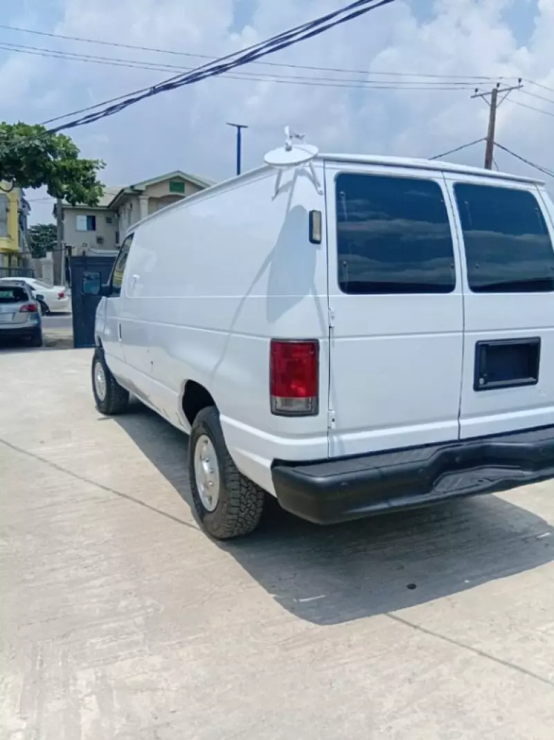 Ford Econoline   - 2014