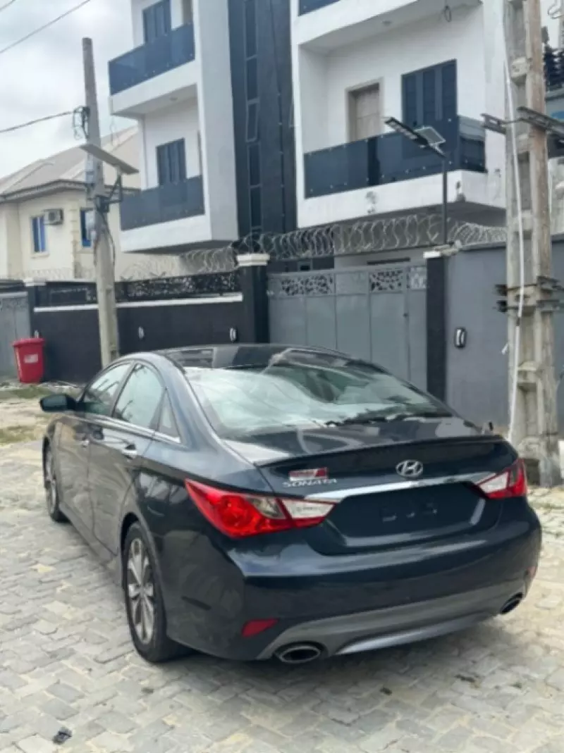 Hyundai Sonata   - 2014