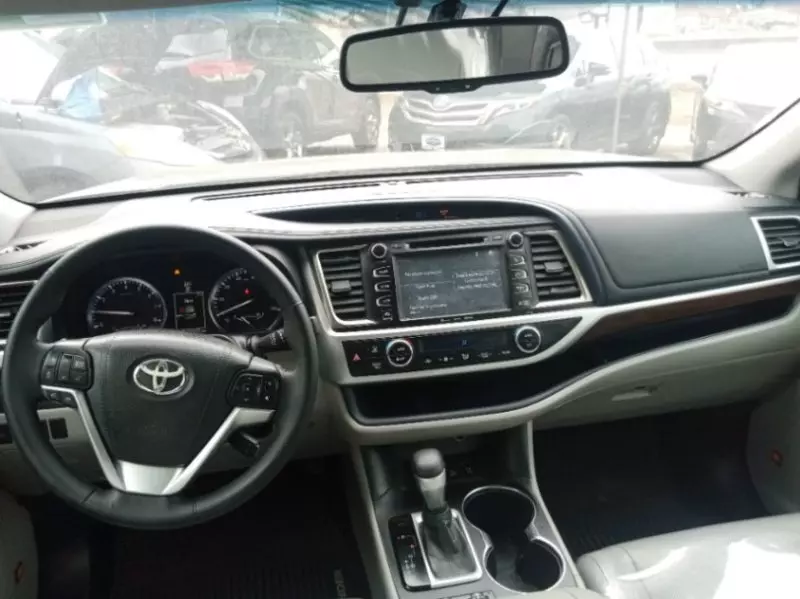 Toyota Highlander   - 2016