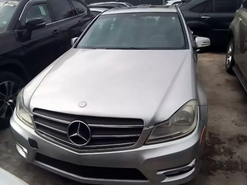 Mercedes-Benz C 300   - 2012