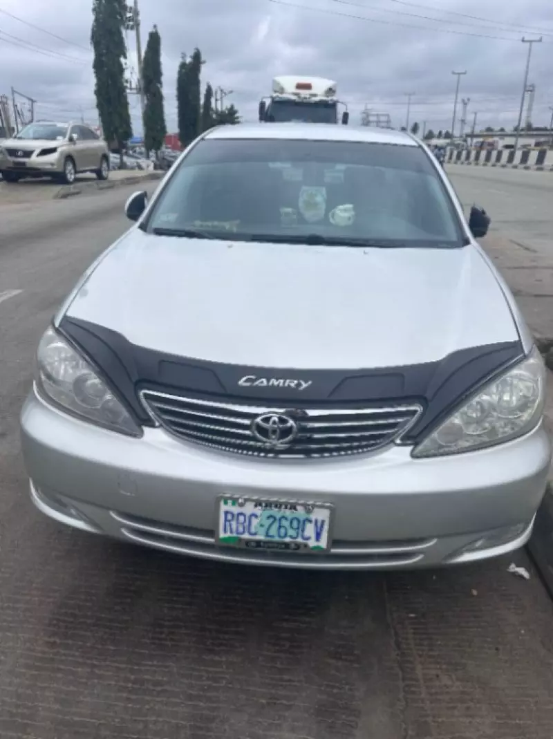 Toyota Camry   - 2005