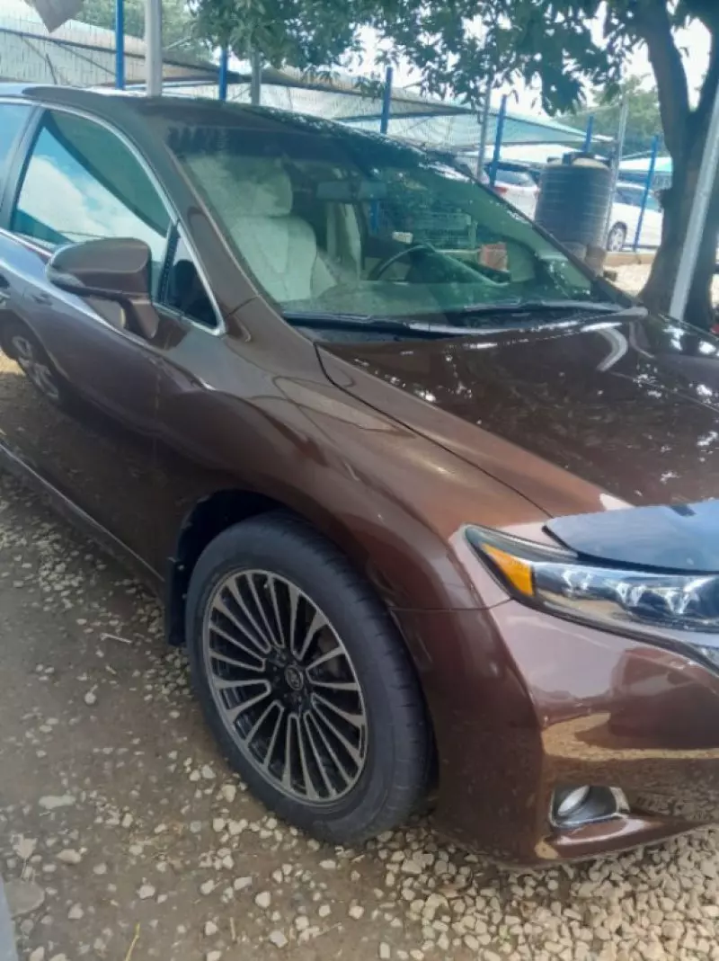 Toyota Venza   - 2015