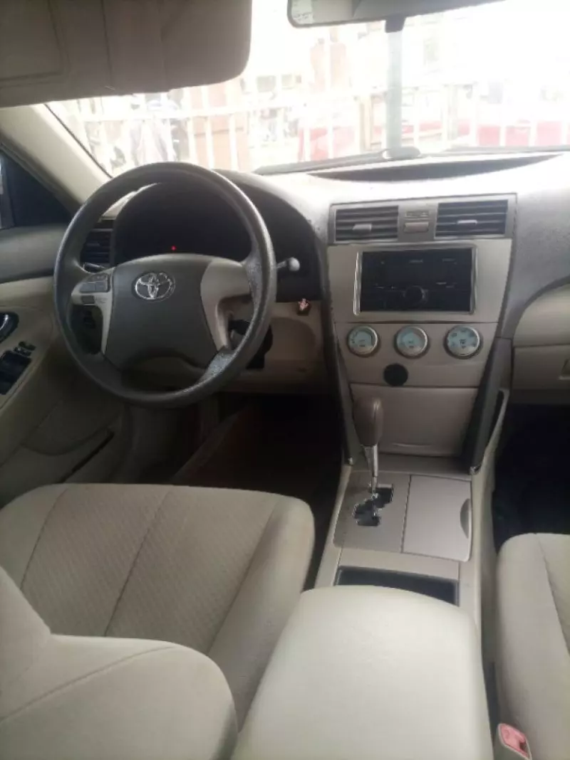 Toyota Camry   - 2009