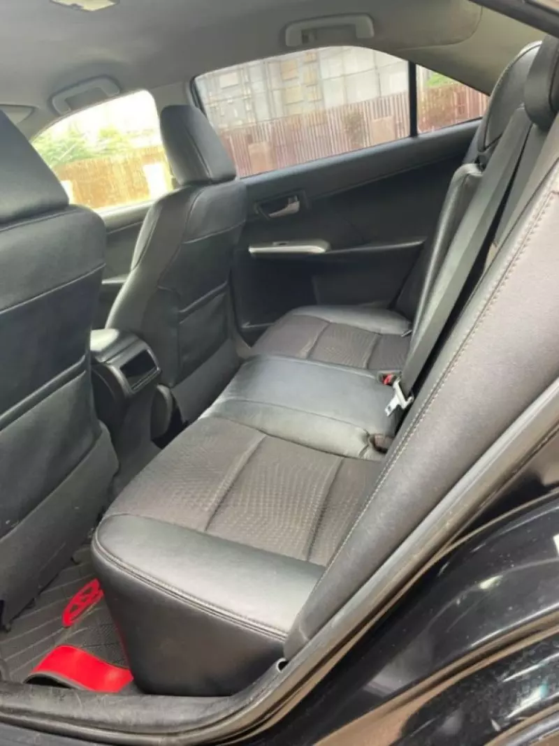 Toyota camry   - 2012