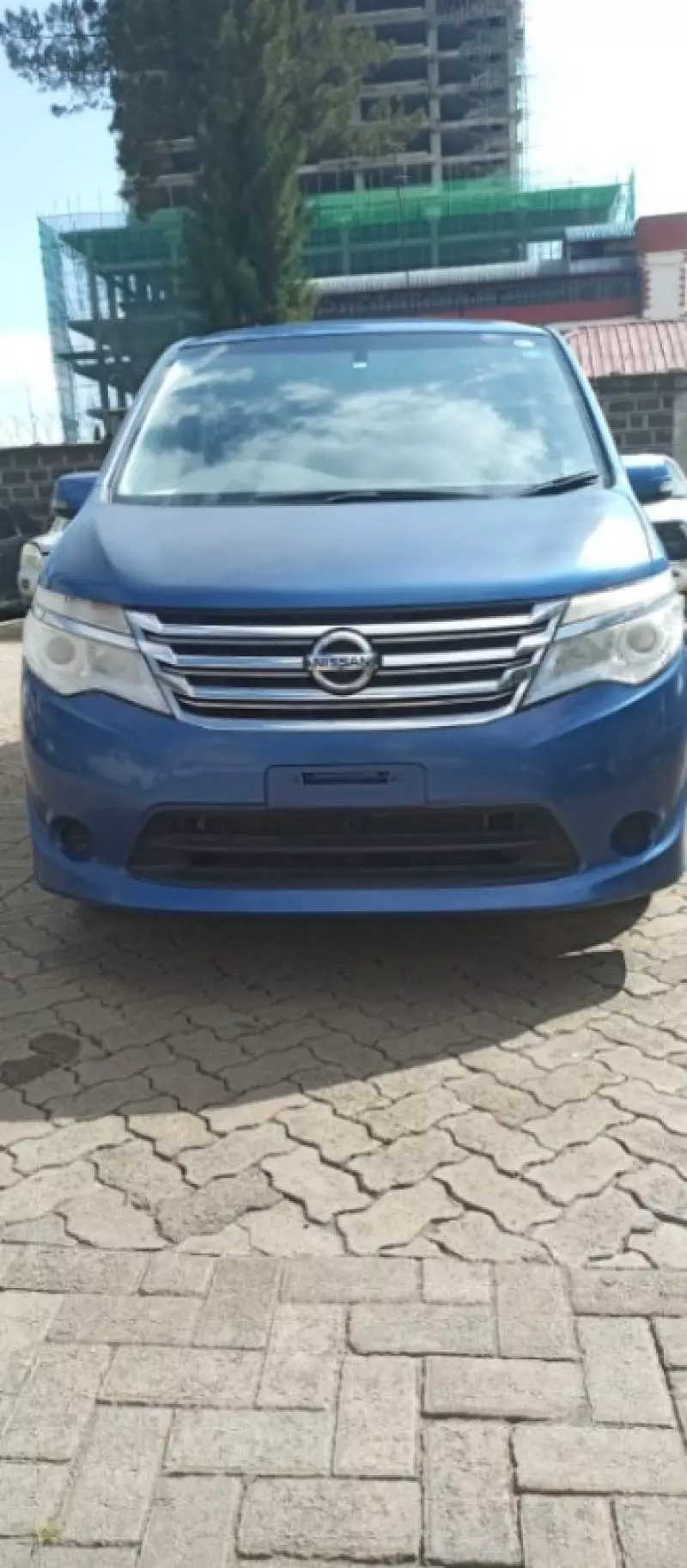 Nissan Serena   - 2018