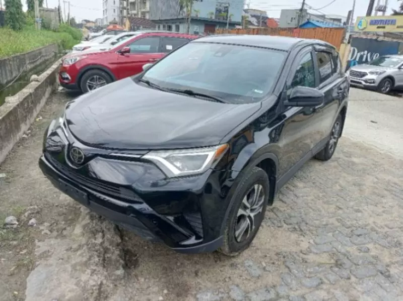 Toyota RAV4   - 2018