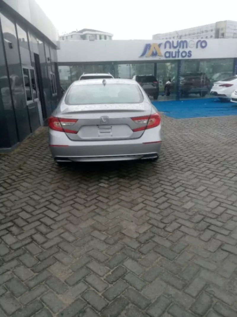 Honda Accord   - 2021