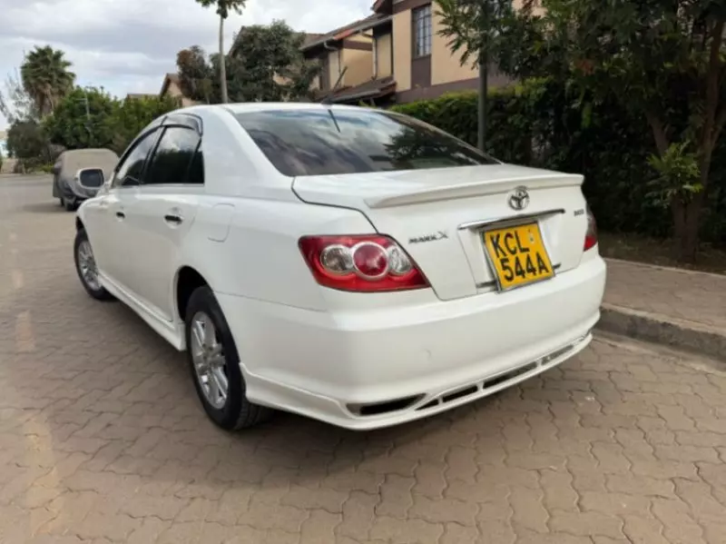 Toyota Mark X   - 2011