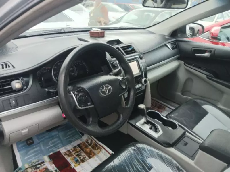 Toyota camry   - 2012