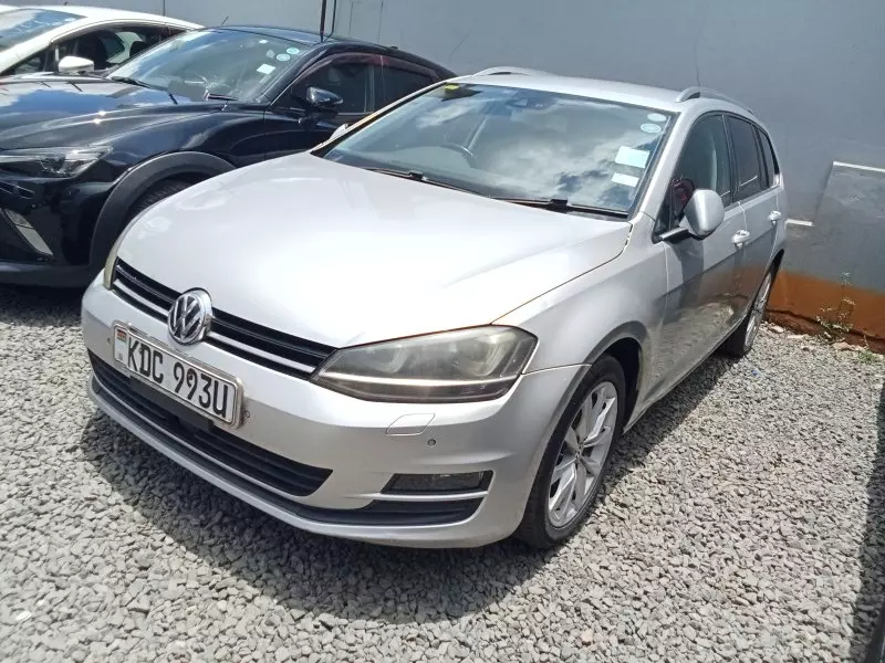 Volkswagen Golf   - 2014